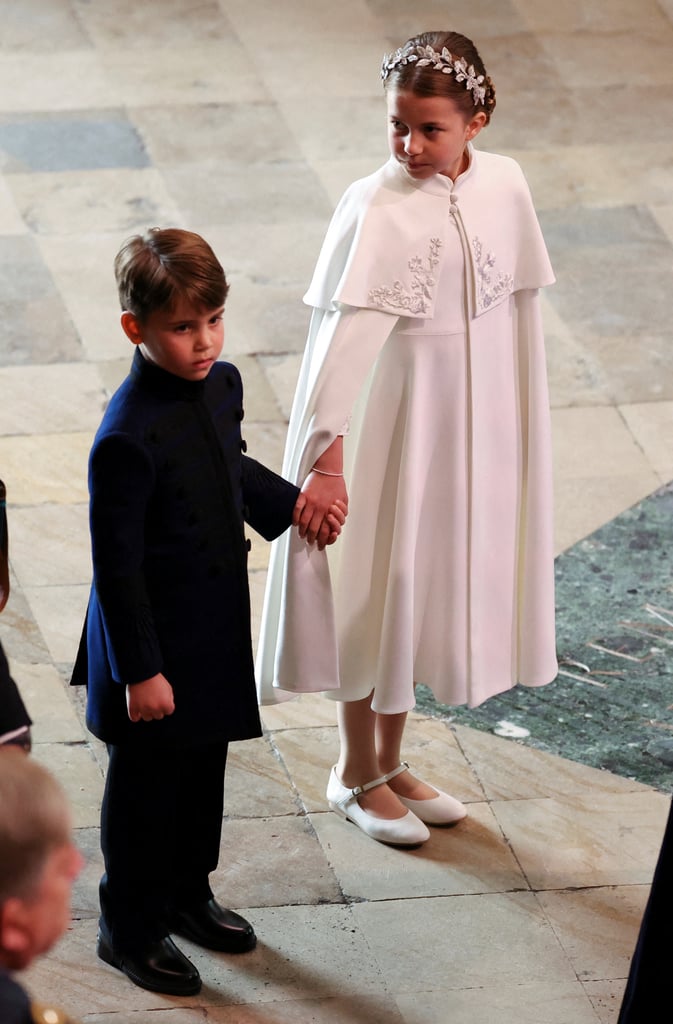 夏洛特公主穿着白色国王查理三世加冕