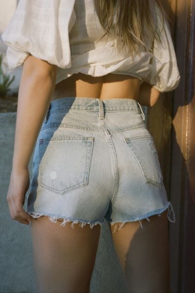 BDG Girlfriend High-Rise Denim Shorts in Light Wash