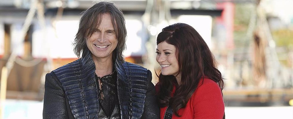 Once Upon a Time Cast Romance | Video
