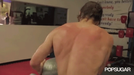 Jake worked on his fitness in a behind-the-scenes video for the boxing movie Southpaw in July 2015.