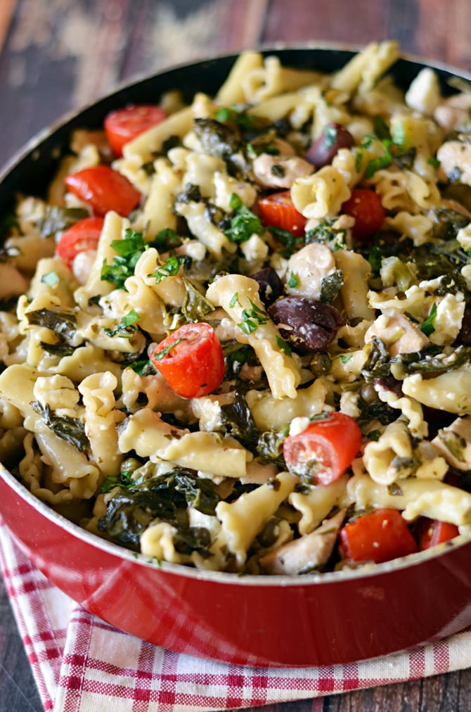 1-Pot Greek Chicken Pasta With Creamy Feta Wine Sauce