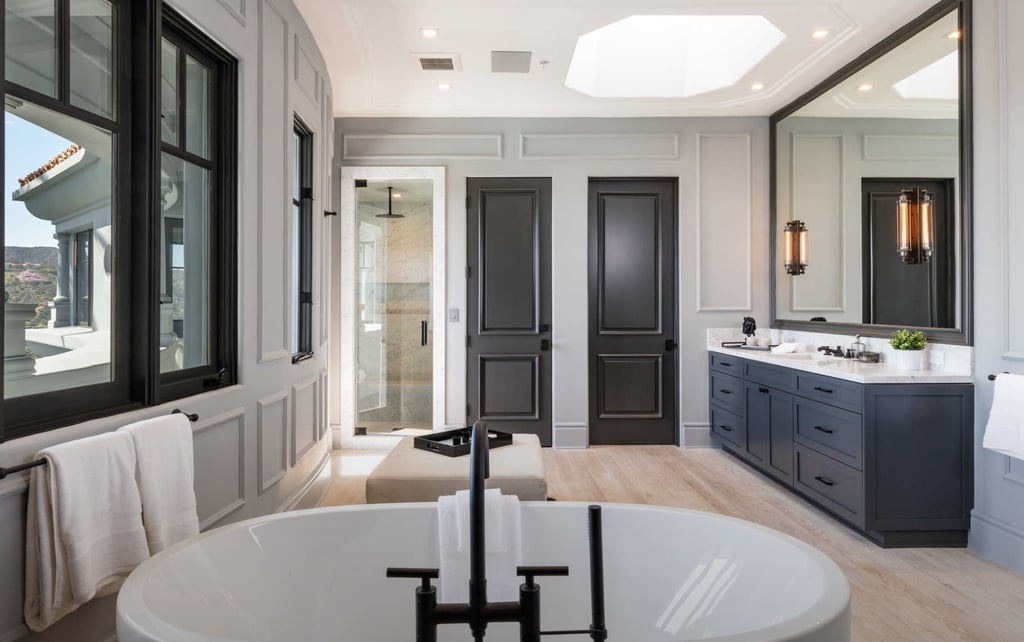 Kylie Jenner Rents Beverly Hills Mansion