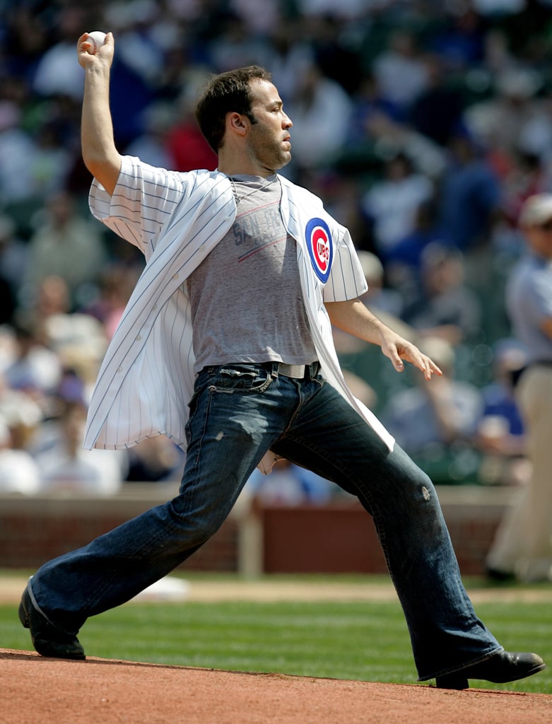 Jeremy Piven showed good form to pitch for the Chicago Cubs in April 2005.
