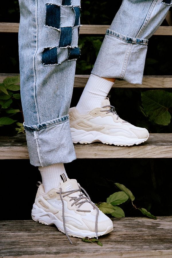 erindringer modnes Justering Fila Ray Tracer Sneaker | Enter the '90s Mom Sneaker, 2020's Biggest Shoe  Trend | POPSUGAR Fashion Photo 21