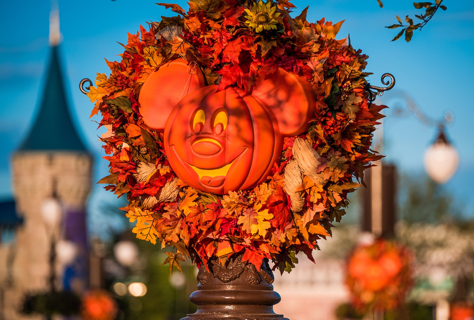 Spooky Fall Decorations Abound At Magic Kingdom Park 9 Things