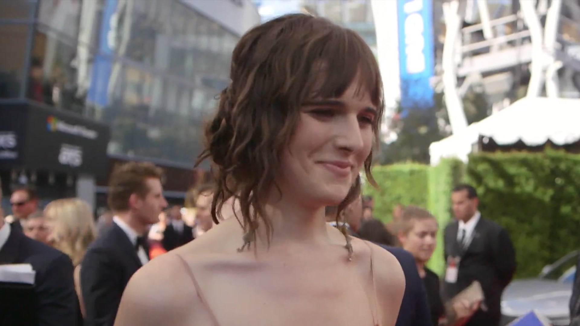 Transparent Star Hari Nef Interview at 2016 Emmys (Video) | POPSUGAR ...