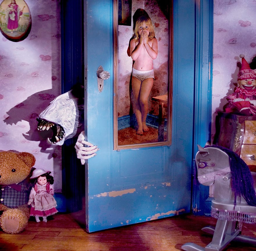 Little Girls Appear in Dad's Creepy Horror Photography