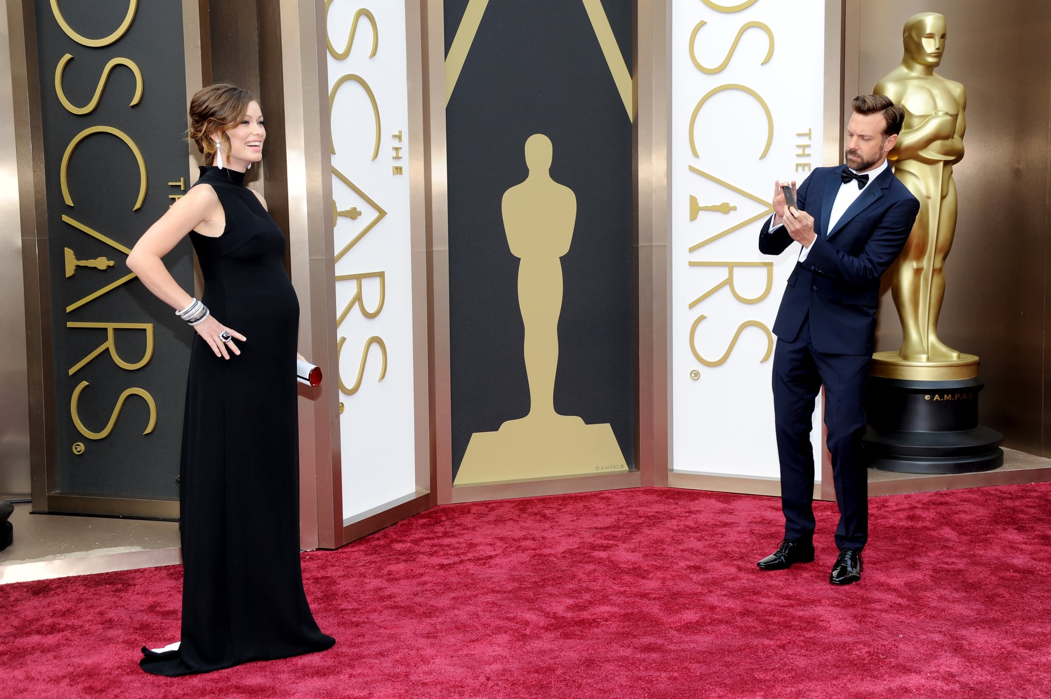 Jason Sudeikis Stepped Back To Take A Snap Of His Pregnant Fiancee The 55 Best Pictures From Last Year S Oscars Popsugar Celebrity Photo 31