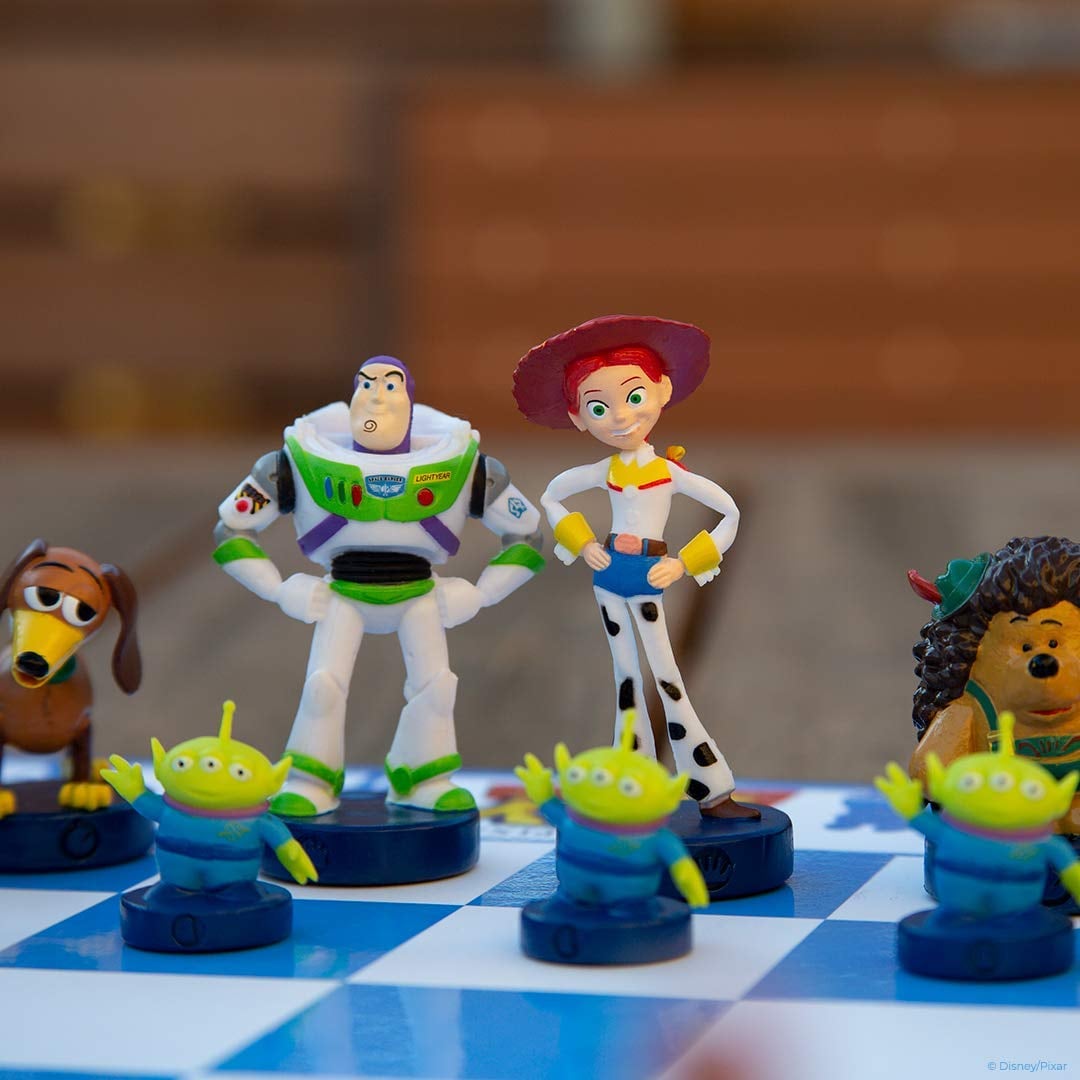 toy story 4 chess set