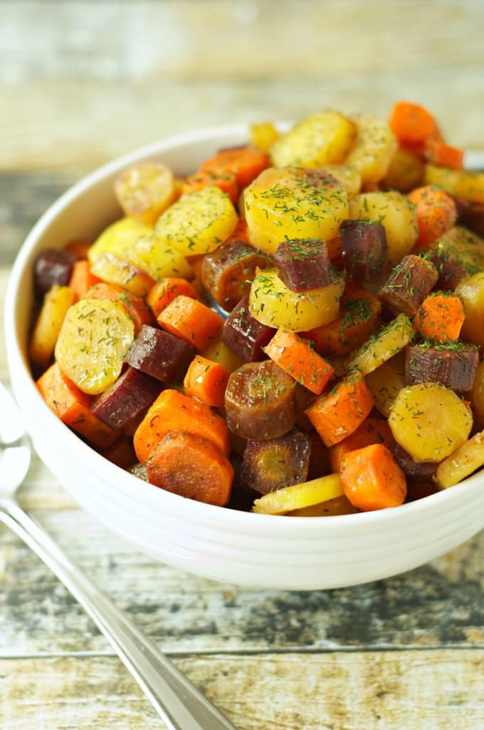 Slow-Cooker Carrots With Herbed Honey Butter Sauce