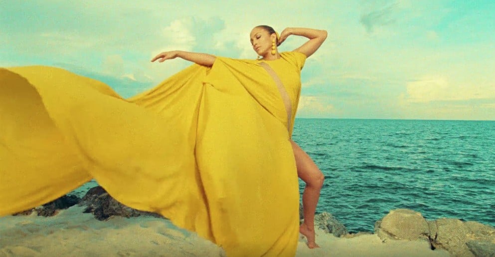 Jennifer Lopez no undies in yellow gown for music video