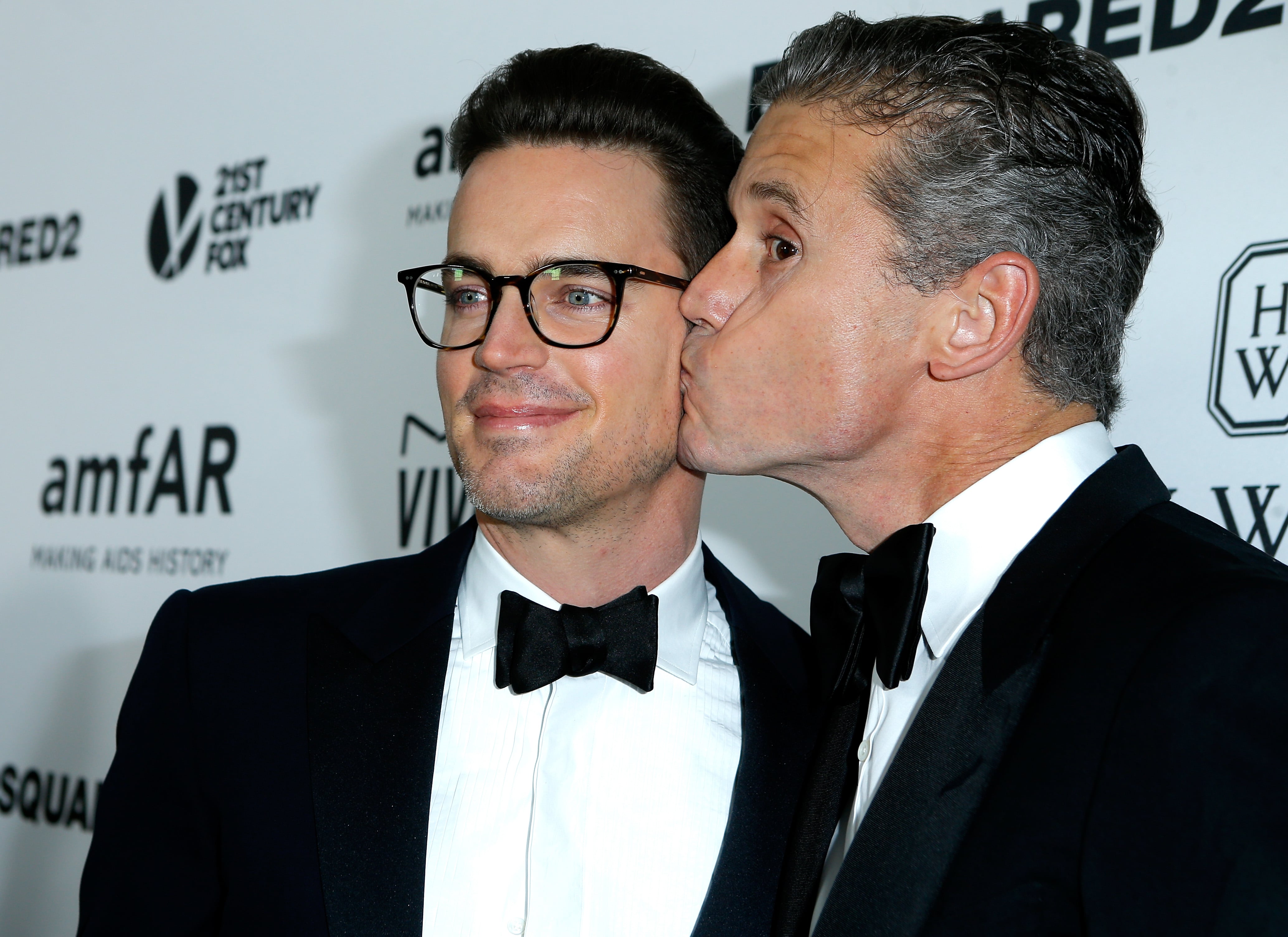 matt bomer kissing simon halls