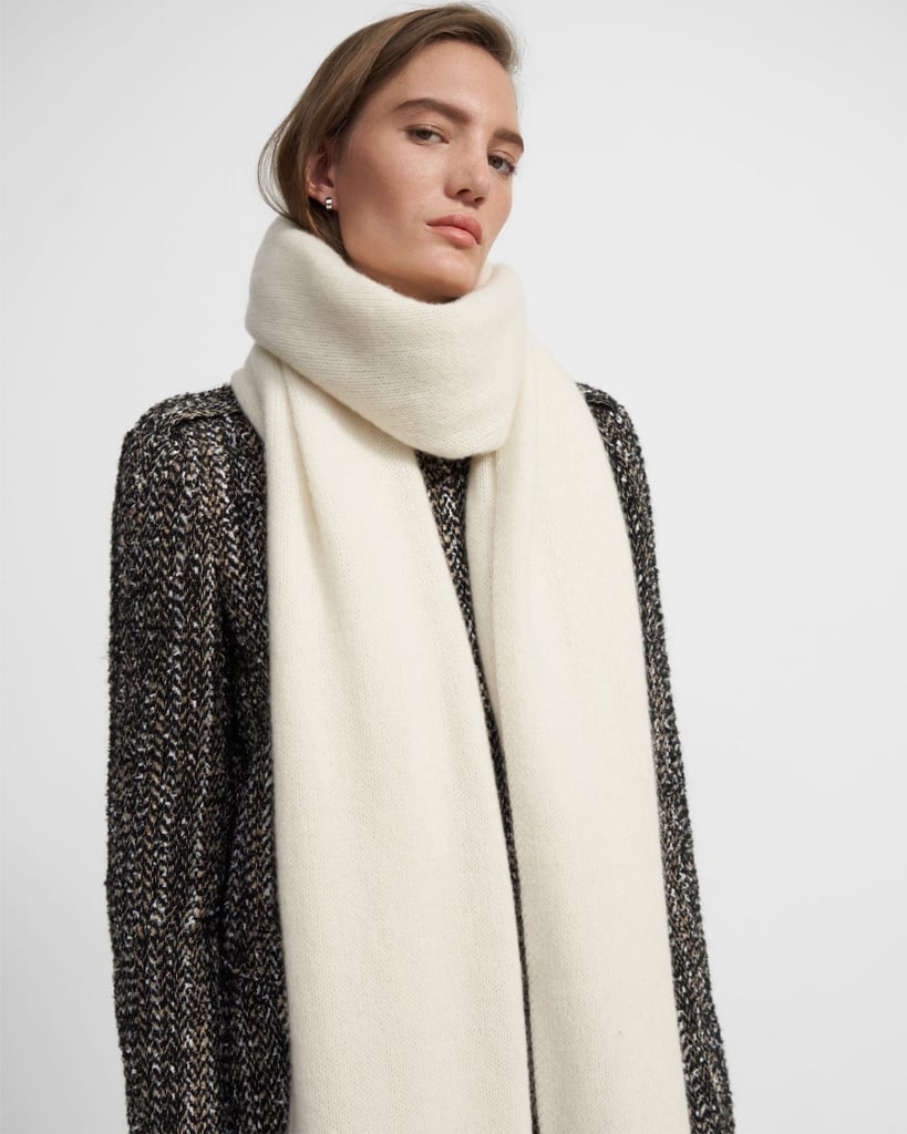 Winter Fashion Trend 2023: Oversize Scarves