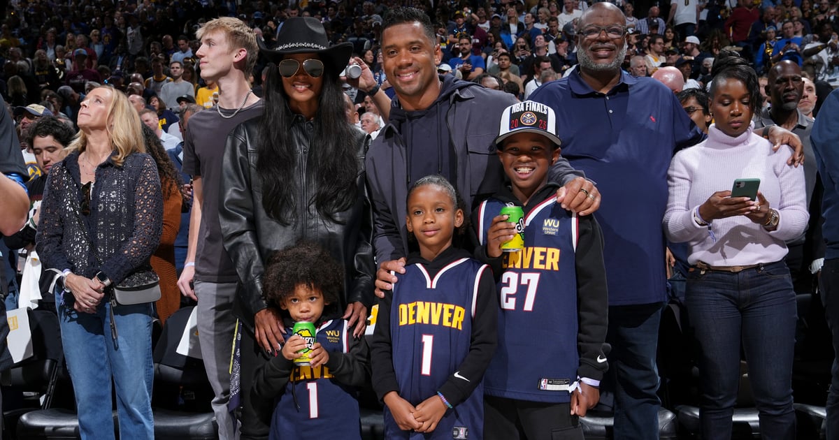 Ciara und Russell Wilson besuchen das NBA-Finale mit ihren Kindern in niedlichen passenden Trikots