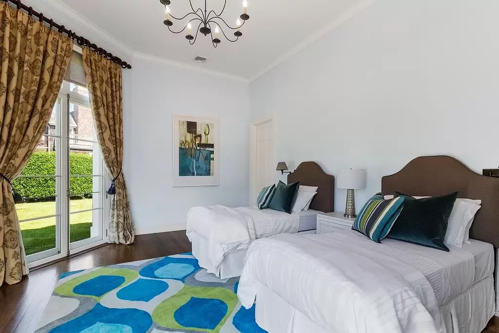 Nick Jonas Hamptons Summer Home Pictures