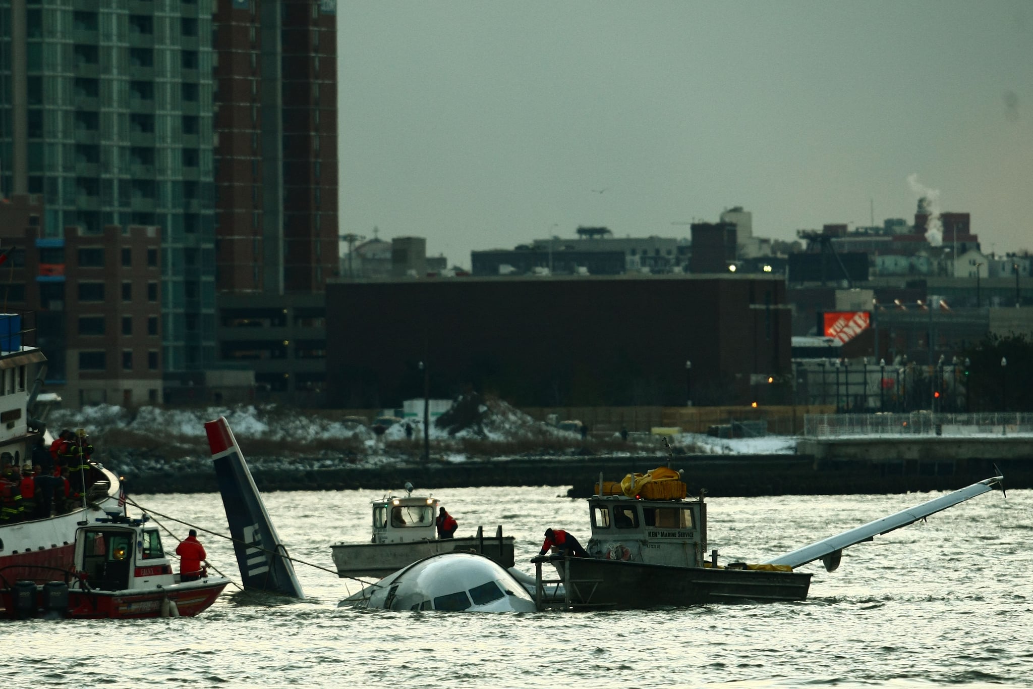 Photos of US Airways Plane Crash Into Hudson River POPSUGAR Love & Sex