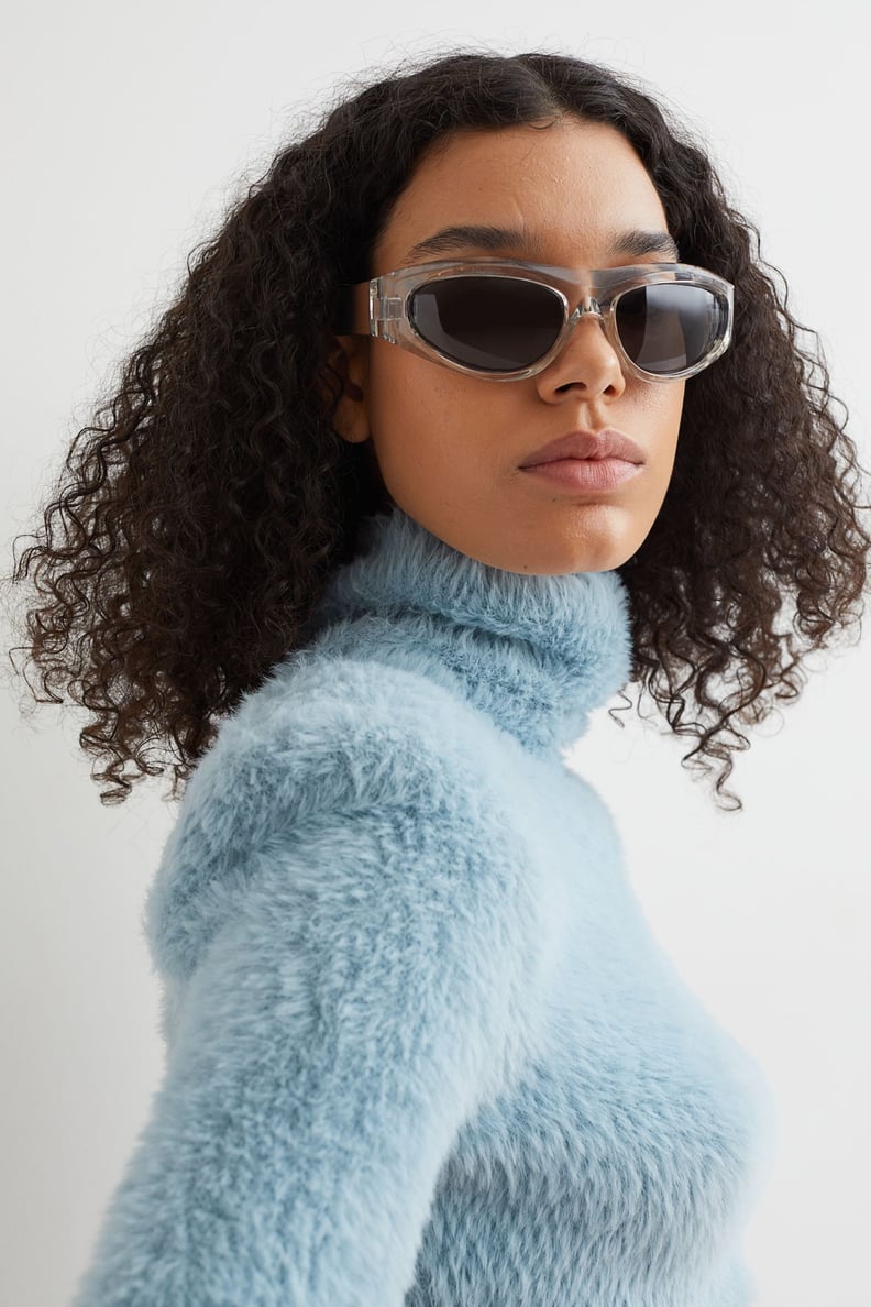 Retro Sunglasses: Sunglasses with Storage Pouch