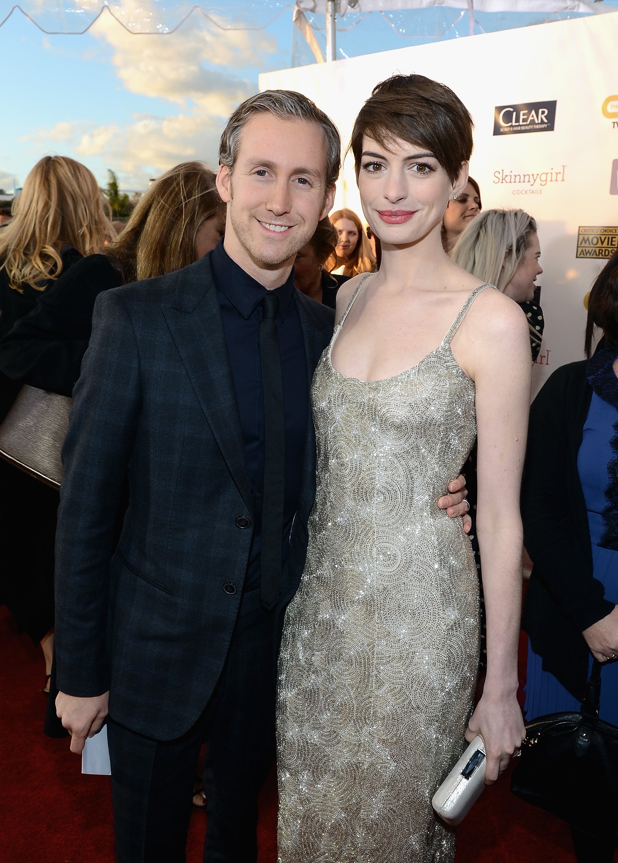 Anne Hathaway And Adam Shulman Fawn Over All The Fabulous Lovebirds Of Award Season Popsugar Love Sex Photo 2