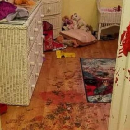 Toddlers Ruin House With Paint When Left Alone For 7 Minutes