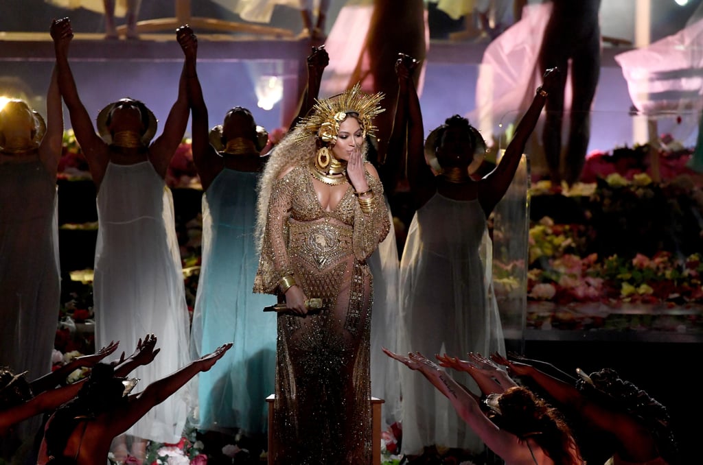 Beyonce's Dress at the 2017 Grammys | POPSUGAR Fashion ...