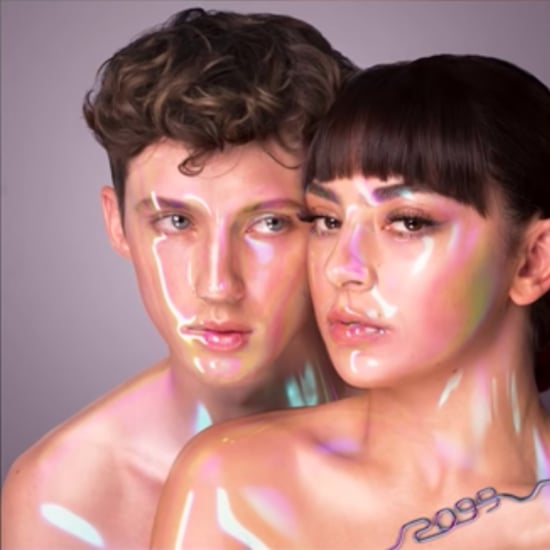 Charli XCX和Troye息汪月是“2099”的歌曲