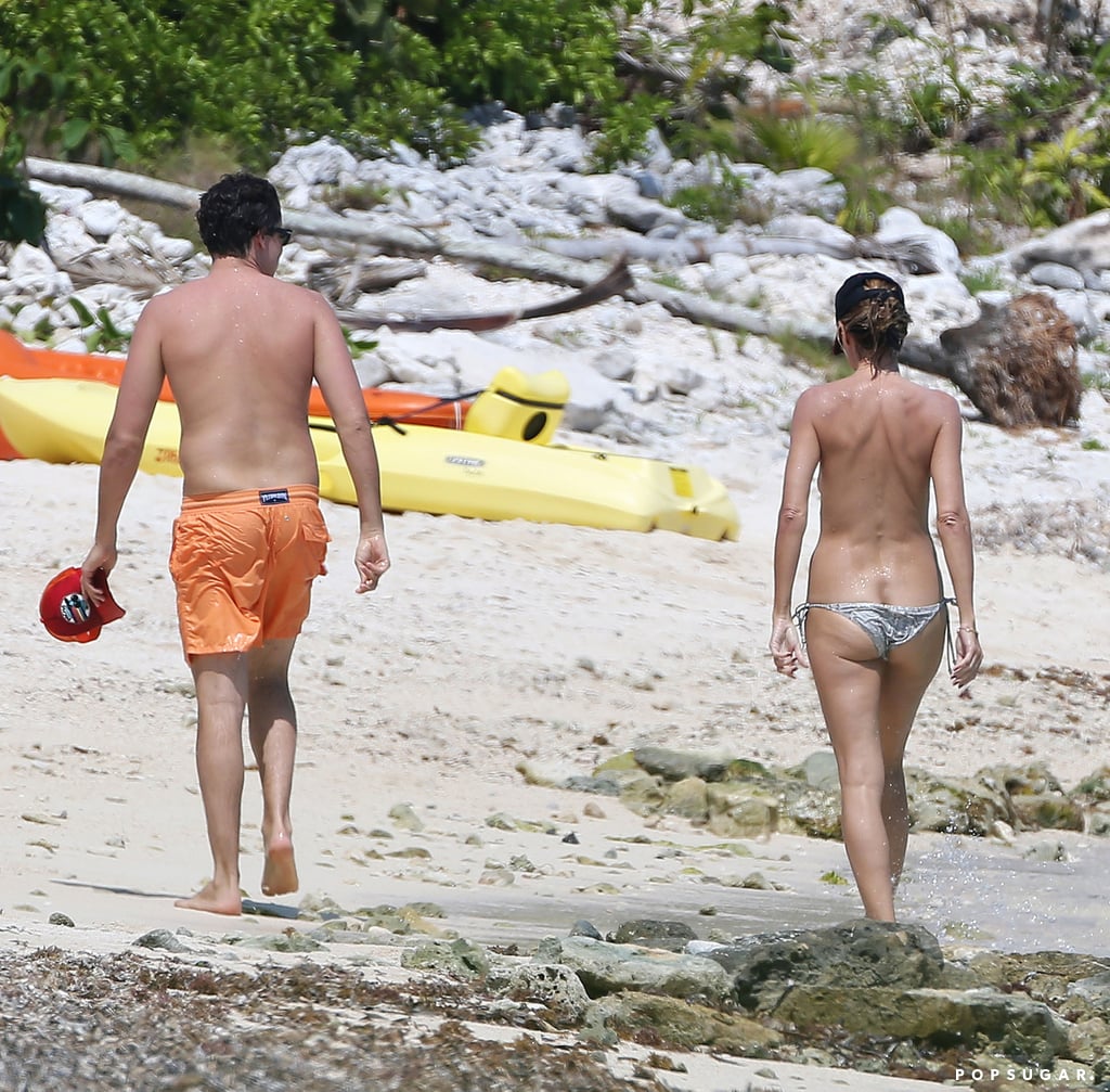 Heidi Klum Topless on the Beach | Pictures