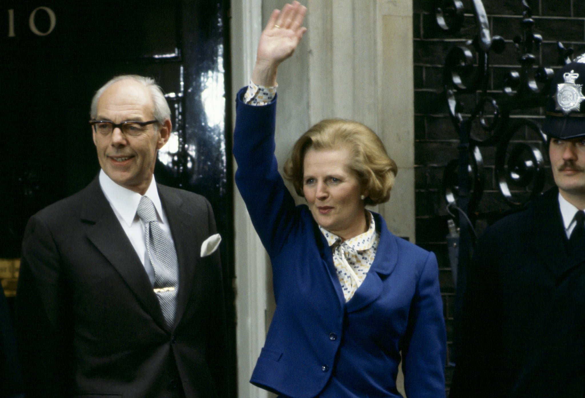 Margaret Thatcher S Curled Bob Hairstyle In Real Life 11 Times The Crown Nailed The Royal Family S Actual Hair And Makeup Looks Popsugar Beauty Photo 9