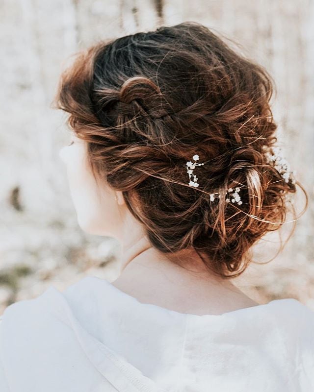 wedding hairstyles messy bun