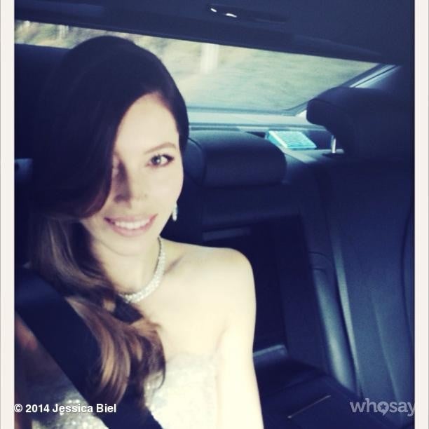 Presenter Jessica Biel snapped a selfie in the car en route to the Oscars.
Source: Instagram user jessicabiel