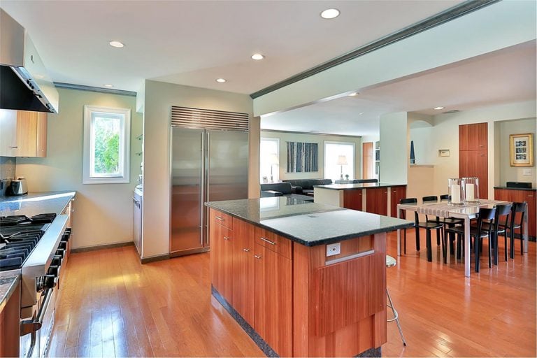Hillary Clinton Buys Chappaqua, NY, House