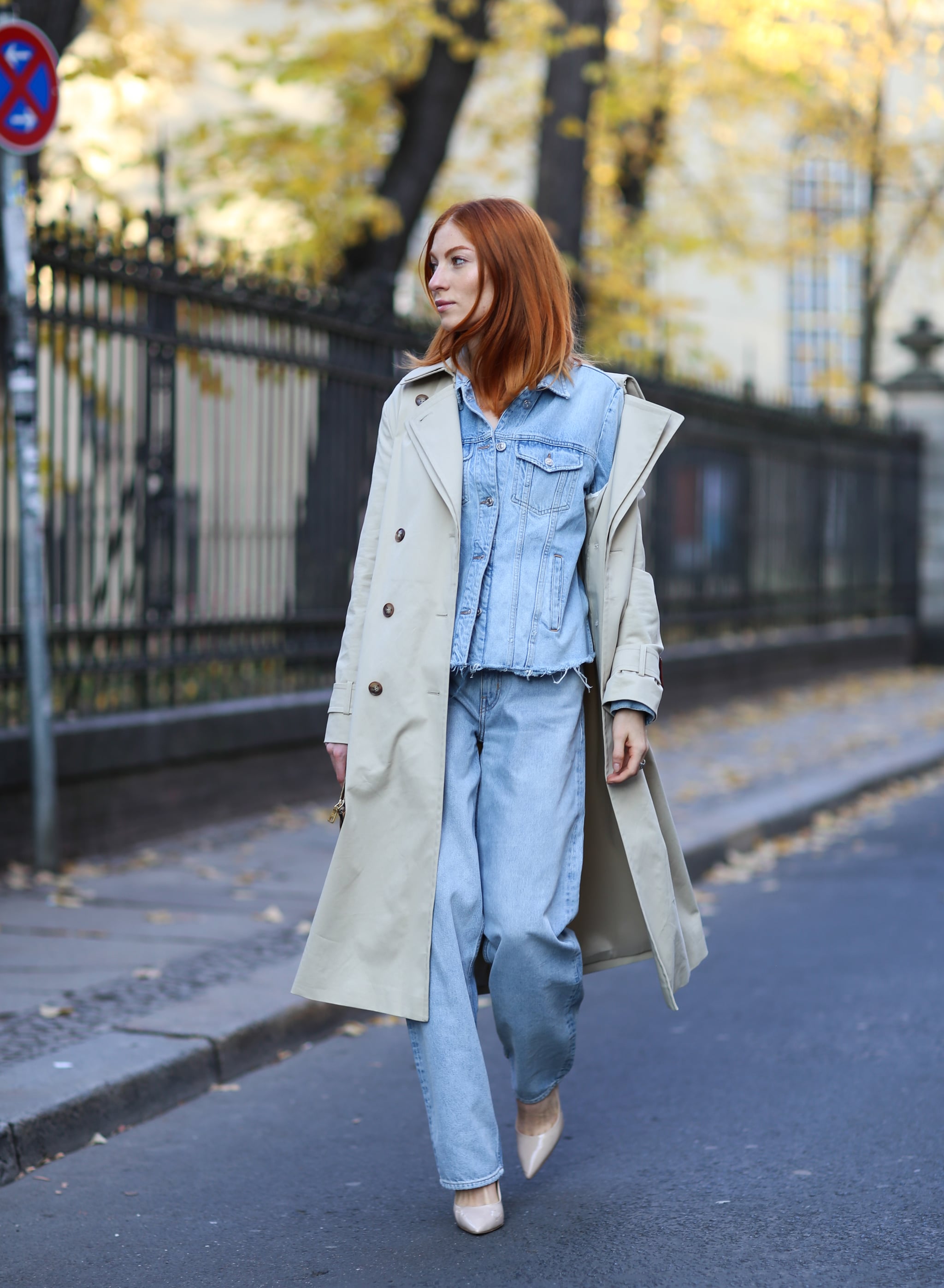 A BETTER BLUE DENIM TRENCH COAT | CLOSED | Denim inspiration, Denim fashion  women, Outerwear fashion