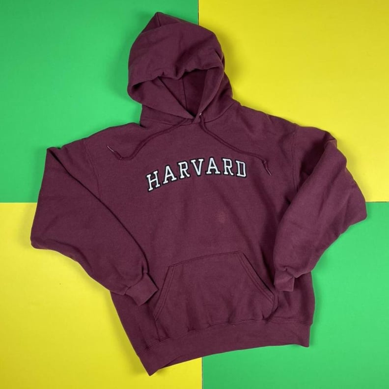 College-Sweatshirt Outfit: Vintage Harvard University College Hoodie