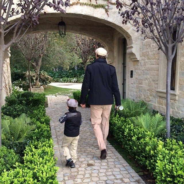 Gisele Bündchen snapped this sweet pic of Tom Brady and their son. "Someone is trying to be just like his daddy," she wrote in the caption.
Source: Instagram user giseleofficial
Gisele Bündchen snapped this sweet pic of Tom Brady and their son. "Someone is trying to be just like his daddy," she wrote in the caption.
Source: Instagram user giseleofficial