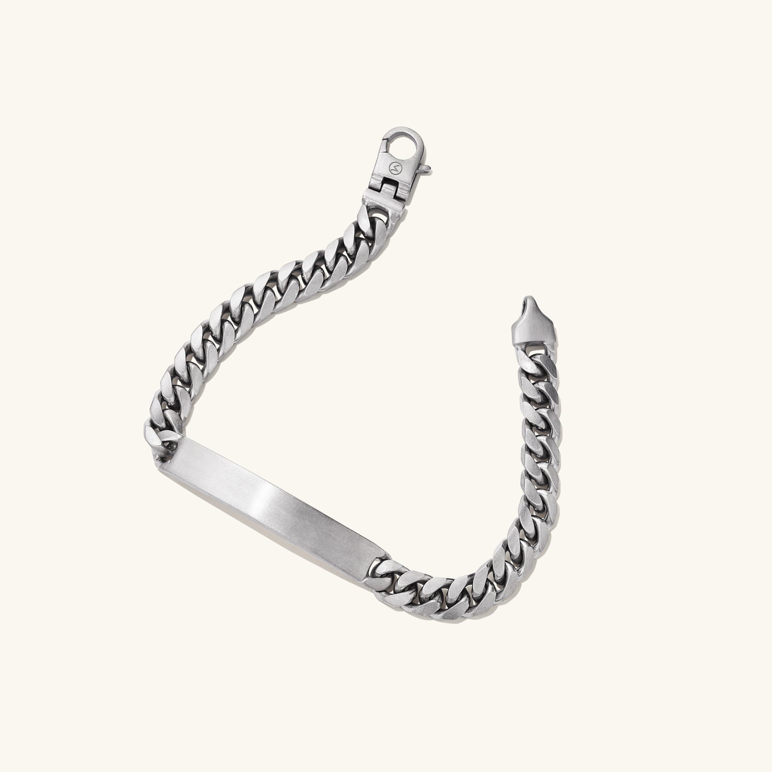Mejuri store engravable bracelet