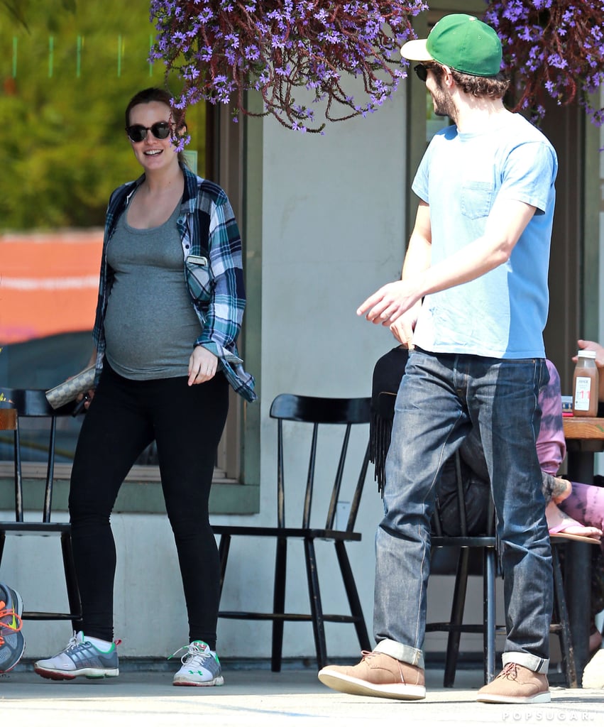 Pregnant Leighton Meester Pictures 