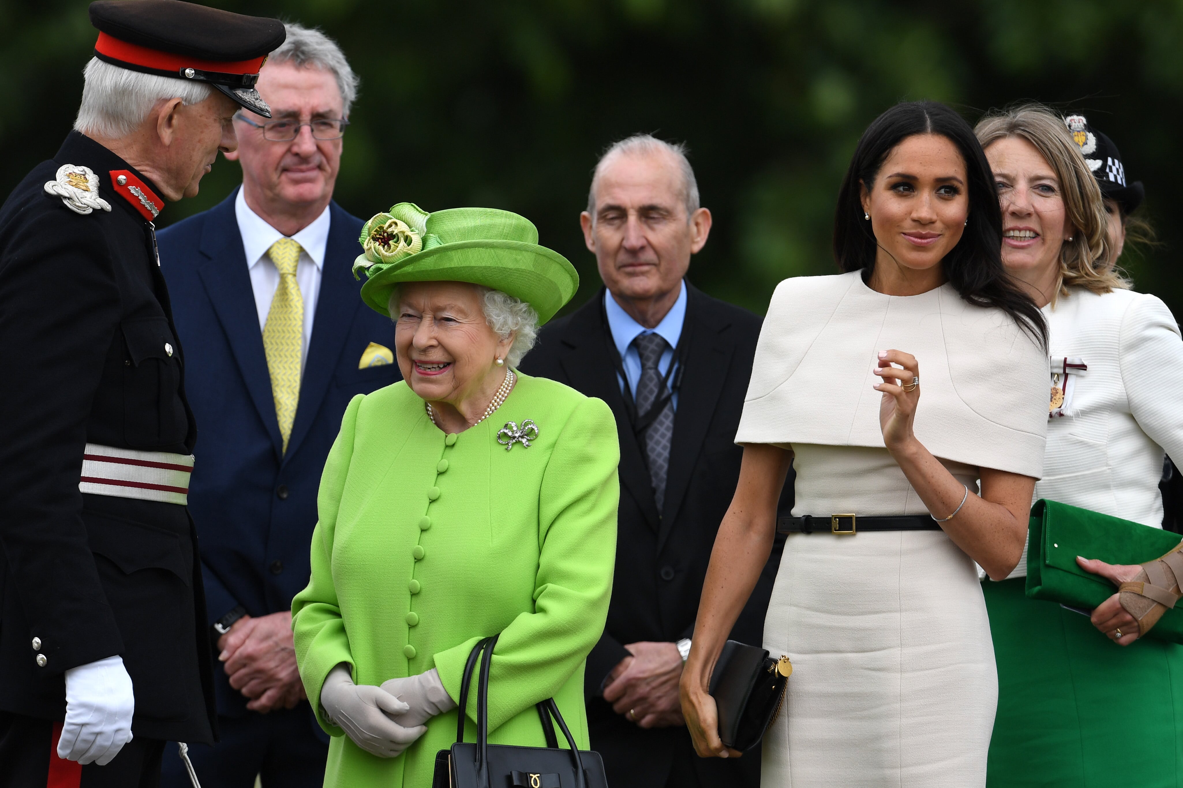 Givenchy cape dress meghan markle cheap