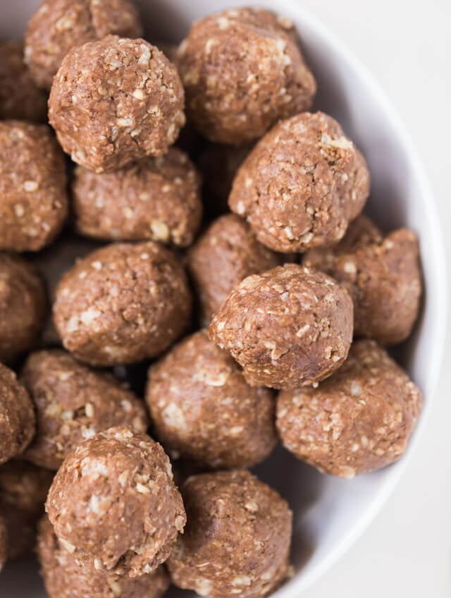 5-Minute Nutella Oat Bites
