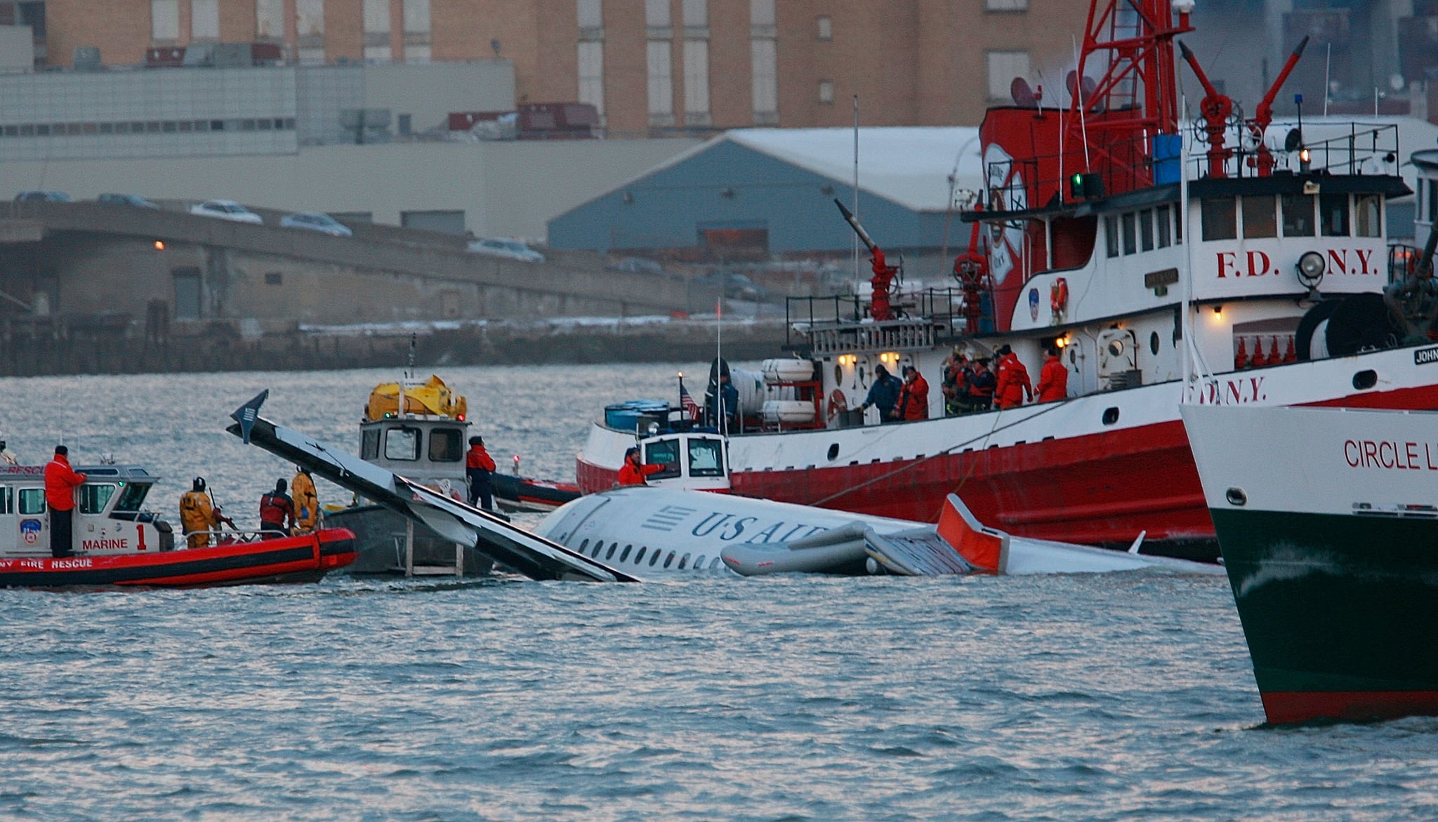 Photos of US Airways Plane Crash Into Hudson River POPSUGAR Love & Sex