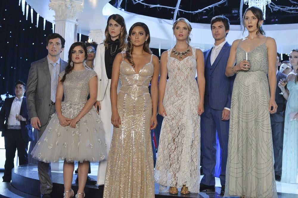 Pretty Little Liars "How the 'A' Stole Christmas" Pictures