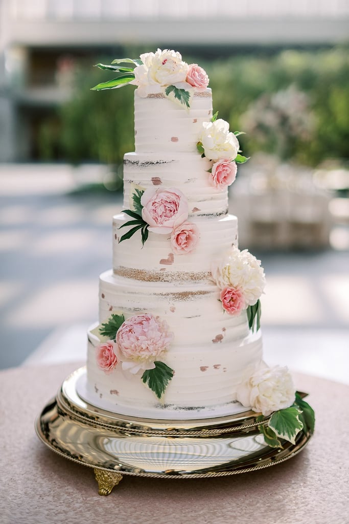 Does Costco Make Wedding Cakes & Custom Cakes In 2022?