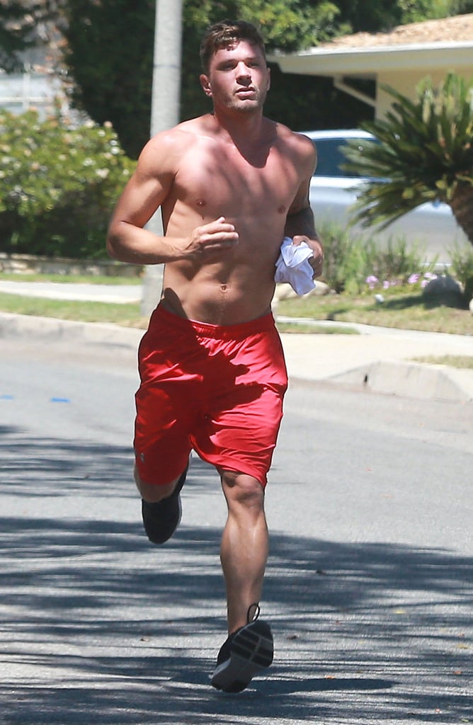 Ryan Phillippe Jogging Shirtless In La Pictures Popsugar Celebrity