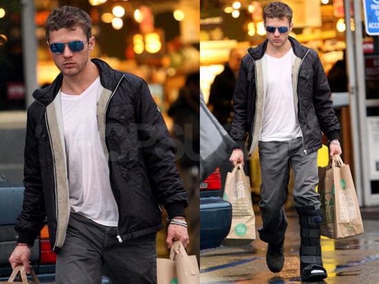 Photos of Ryan Phillippe Leaving a LA Supermarket | POPSUGAR Celebrity