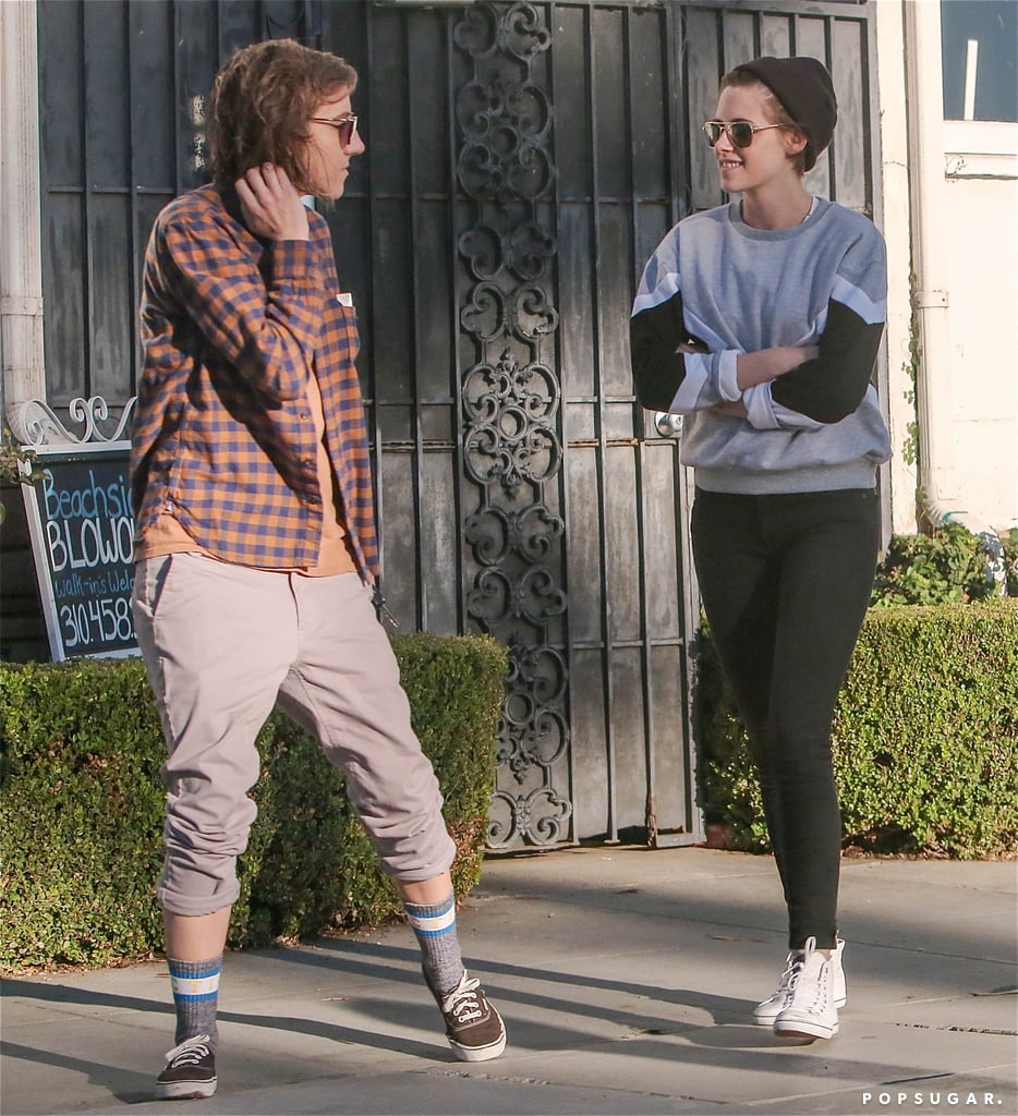 Kristen Stewart Smiling in LA 2014 | Pictures