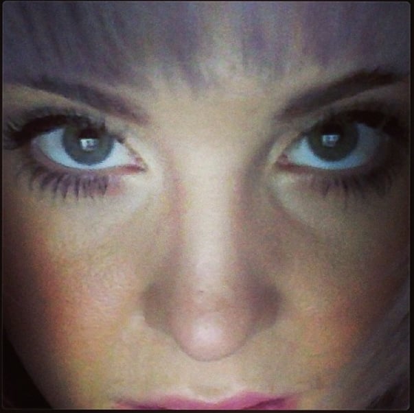 Bold lashes brought out the color of Kelly Osbourne's eyes.
Source: Instagram user kellysobourne