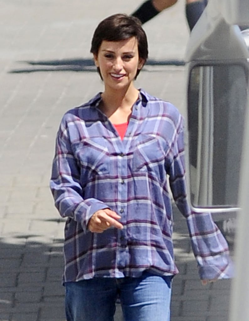 Penelope Cruz's Wig and Baby Bump on Ma Ma Set | Pictures