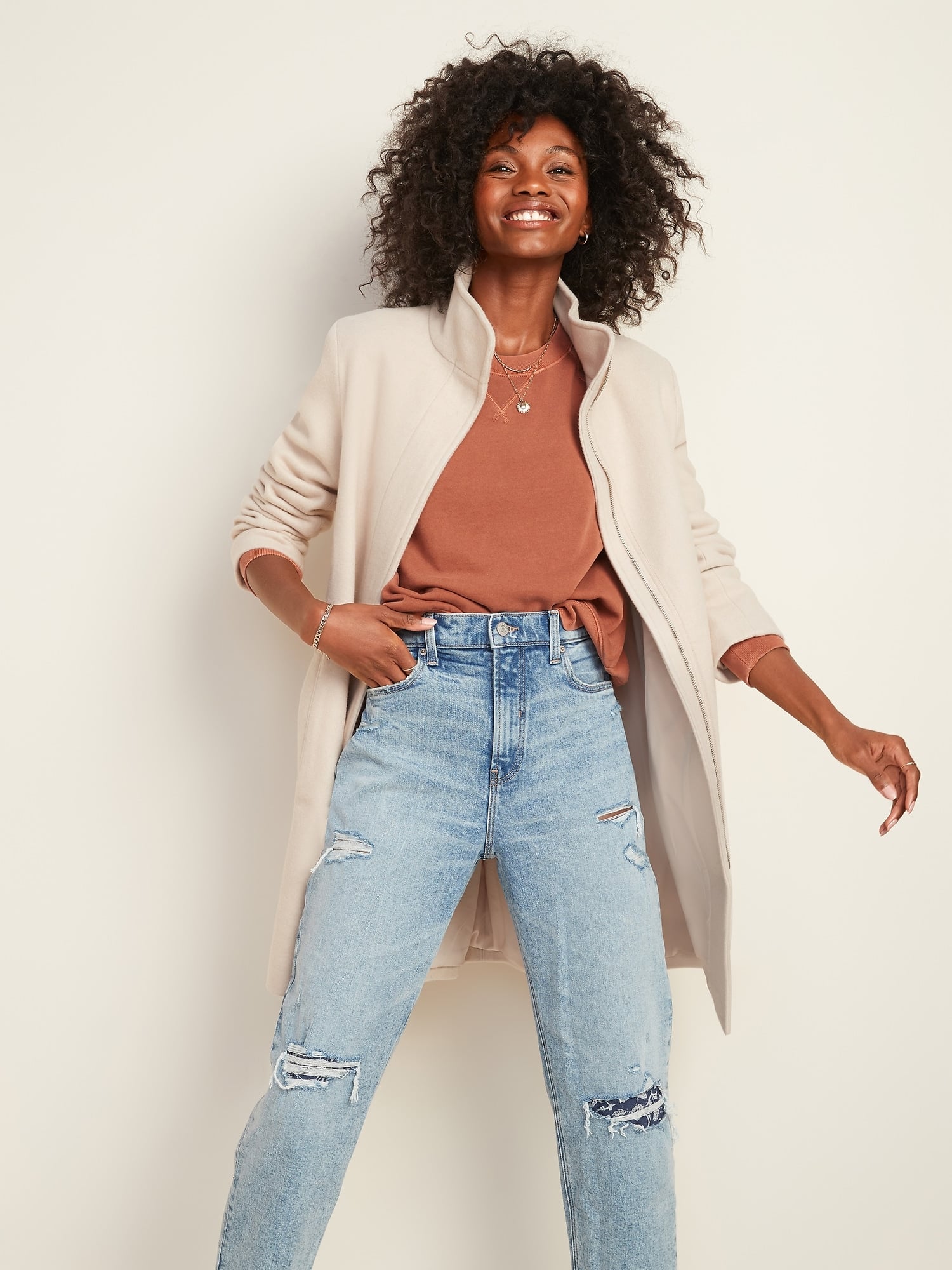 Soft brushed funnel outlet neck coat