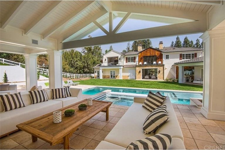 The Weeknd Buys House in Hidden Hills