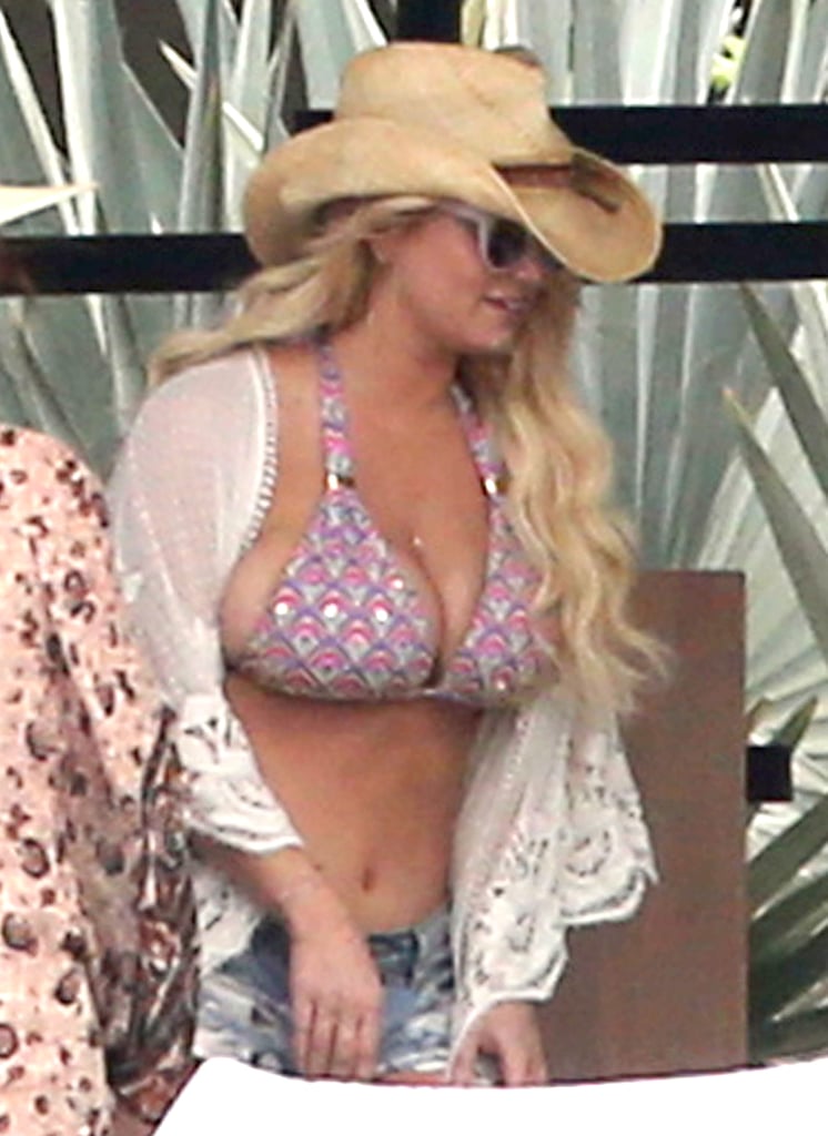 Jessica-Simpson-Bikini-Pictures-Mexico-March-2016.jpg