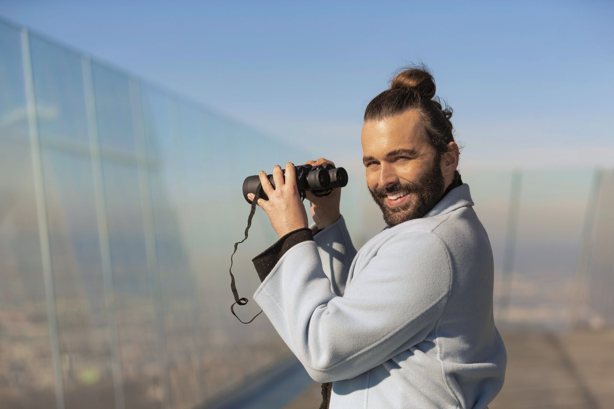 GETTING CURIOUS WITH JONATHAN VAN NESS. Jonathan Van Ness in GETTING CURIOUS WITH JONATHAN VAN NESS. Cr. Jason DeCrown/NETFLIX © 2021