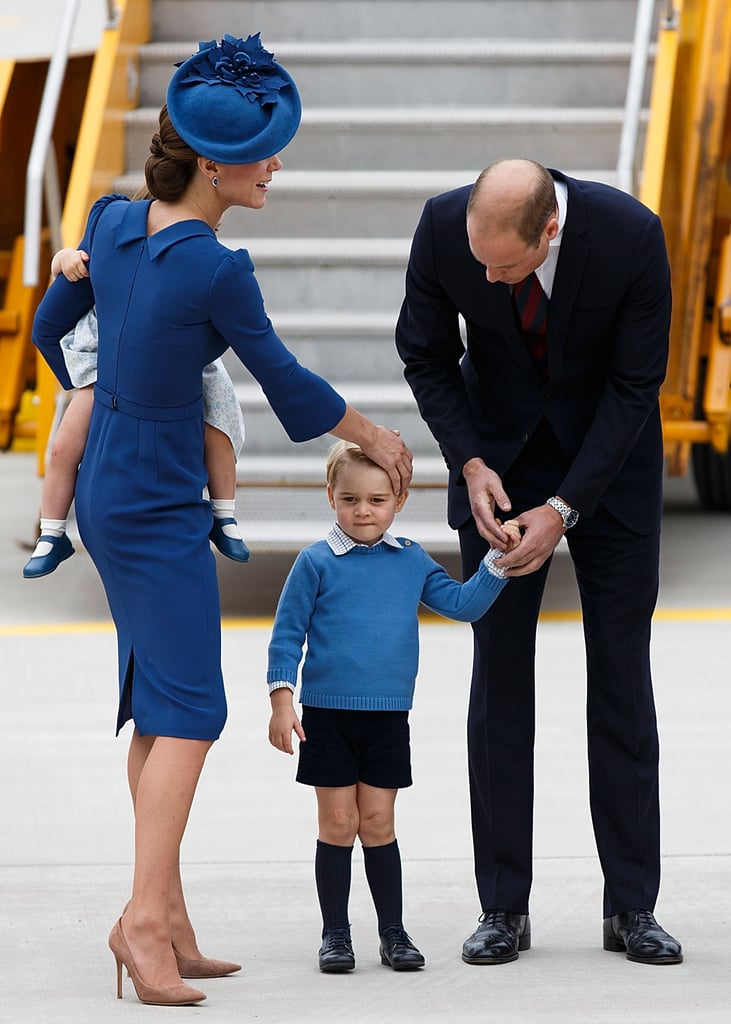The dress featured a prim collar and bell sleeves.
